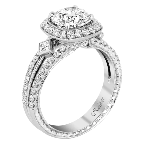 Luxurious Diamond Engagement Ring PNG Transparent