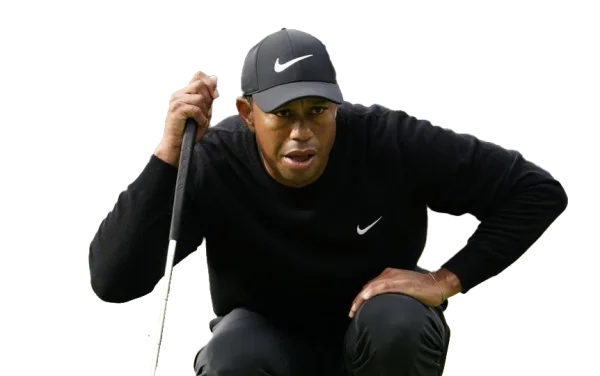 Tiger Woods Crouching with Putter PNG